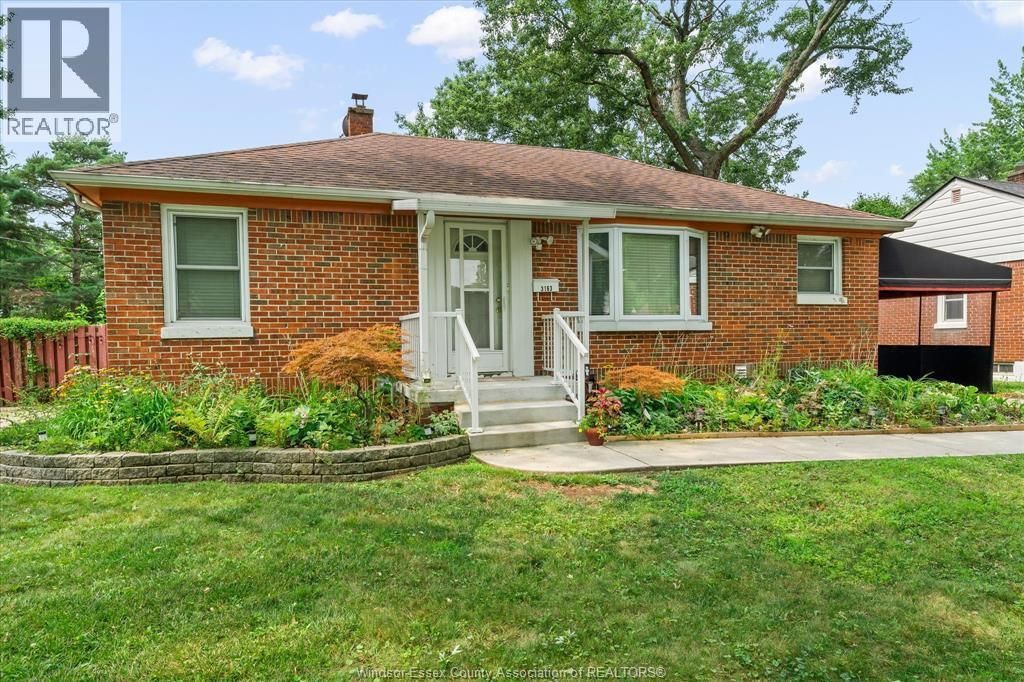 3163 Curry Avenue, Windsor