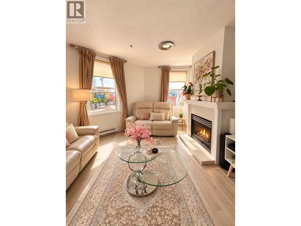 102 108 W Esplande, North Vancouver
