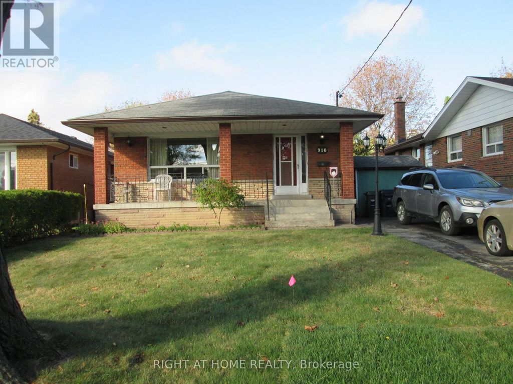 910 Scarborough Golf Club Road, Toronto (woburn)