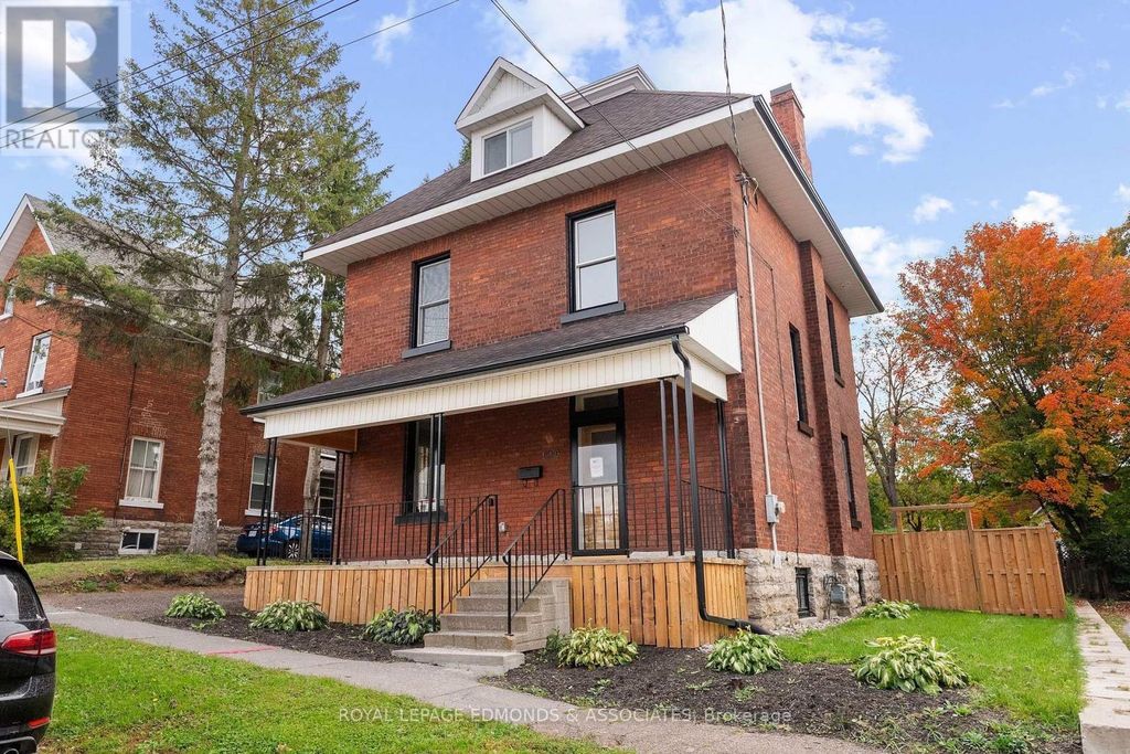 190 Mcallister Street, Pembroke