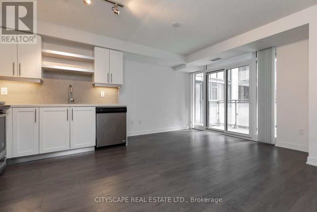 702 - 525 Adelaide Street W, Toronto (waterfront Communities)