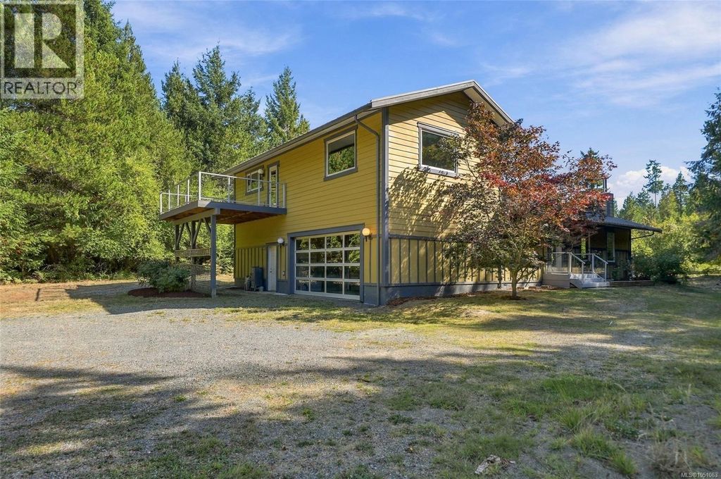 3060 Thorpe Rd, Qualicum Beach