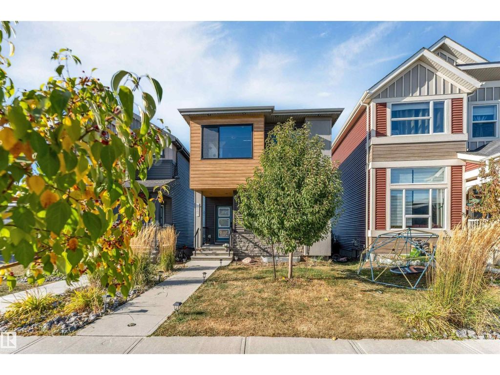 266 Charlesworth Dr Sw, Edmonton