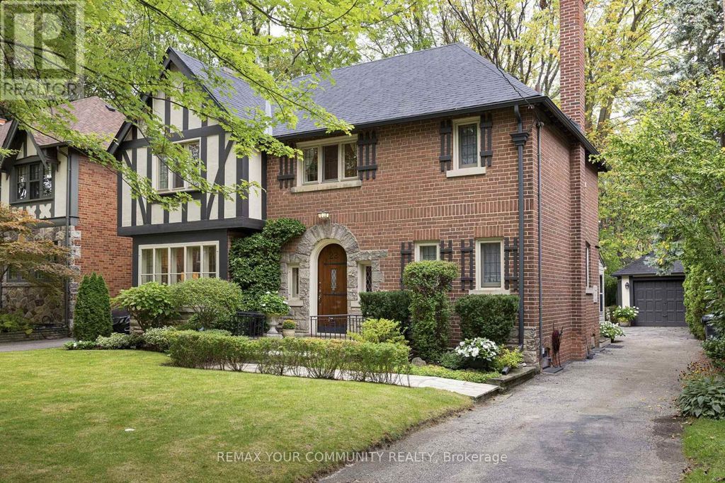 22 Belvedere Boulevard, Toronto (kingsway South)