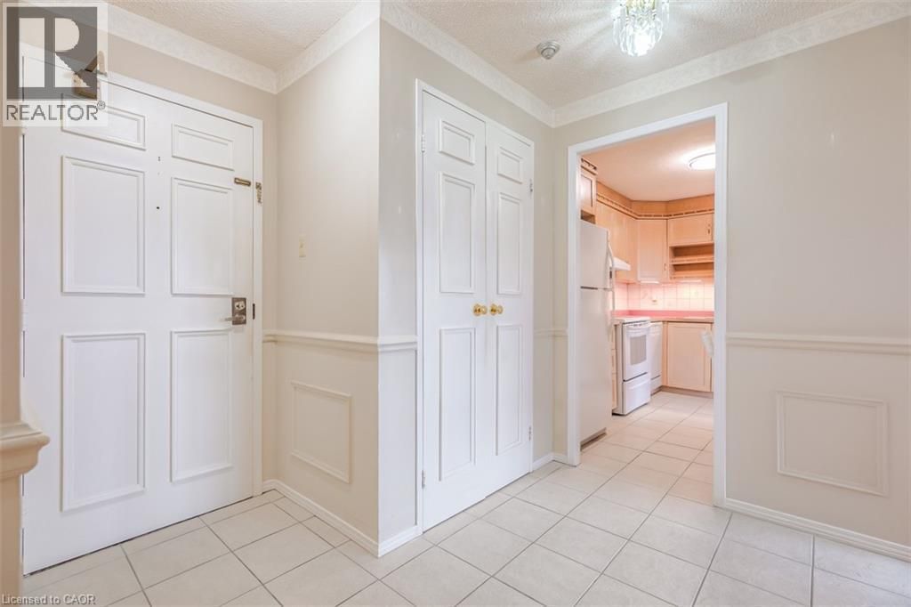 3695 Kaneff Crescent Unit# 612, Mississauga
