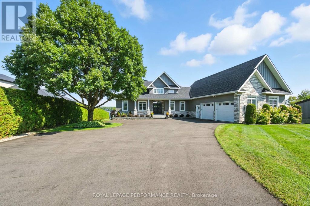 3745 Front Road, Hawkesbury