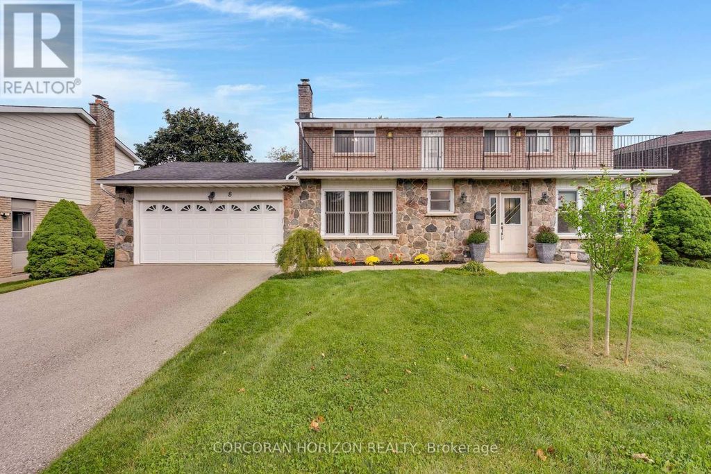 8 Blue Spruce Court, Kitchener