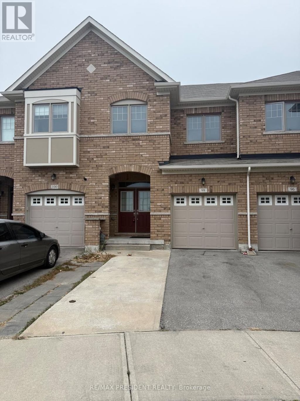 98 Davenfield Circle, Brampton (bram East)