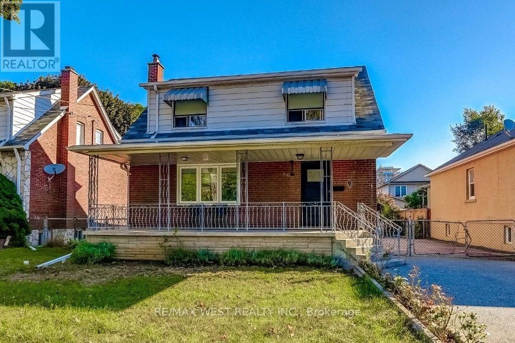 9 Culnan Avenue, Toronto (islington-City Centre West)