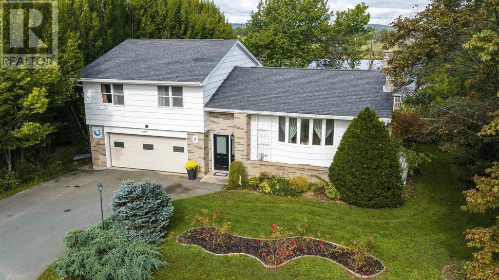 7 Lakeview Drive, Windsor