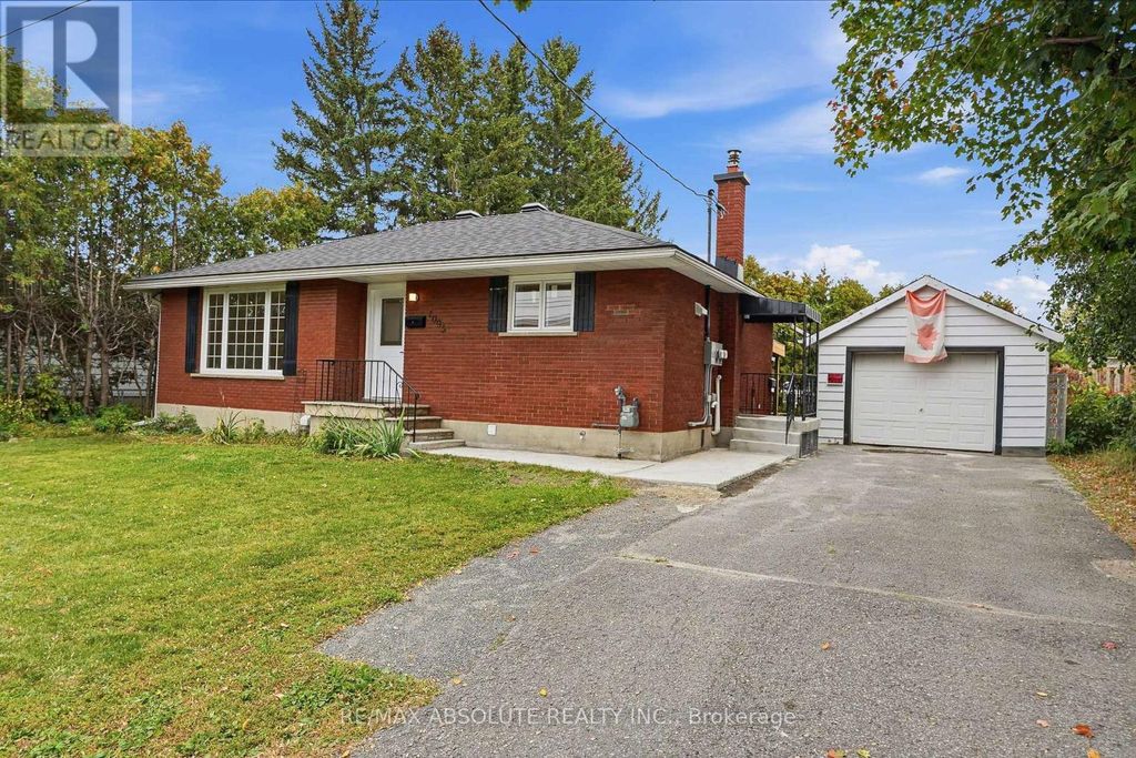 1095 Kenaston Street, Ottawa