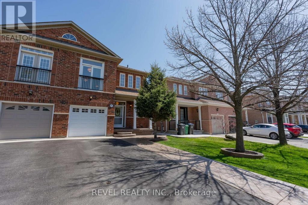 4871 James Austin Drive, Mississauga (hurontario)