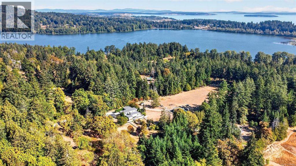 5209 Old West Saanich Rd, Saanich