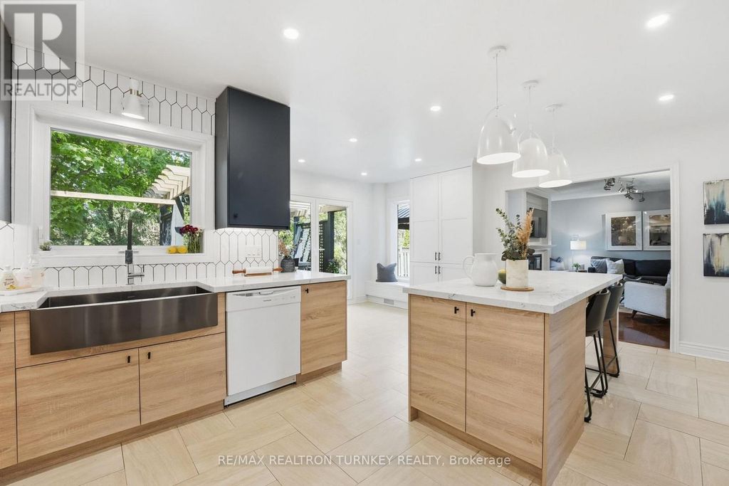 818 Exceller Circle, Newmarket (stonehaven-Wyndham)