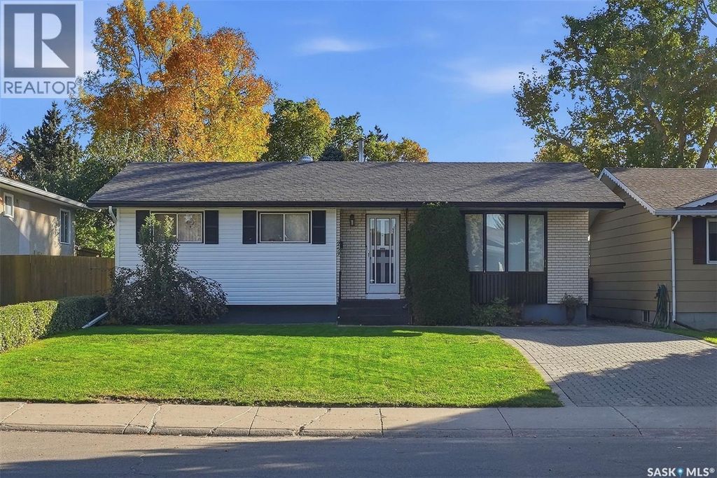 253 Laurentian Drive, Saskatoon