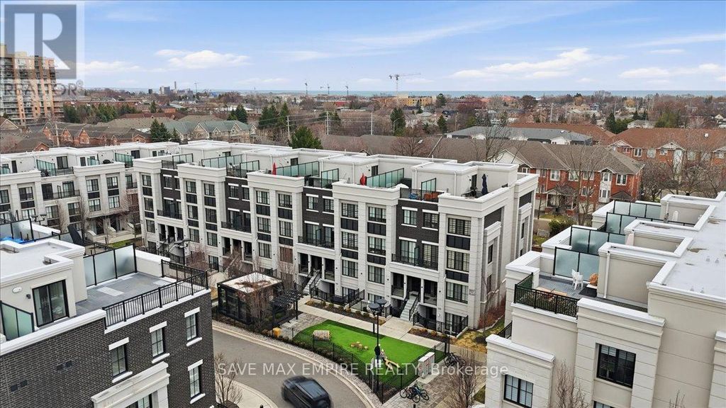 227 - 652 Cricklewood Drive, Mississauga (mineola)