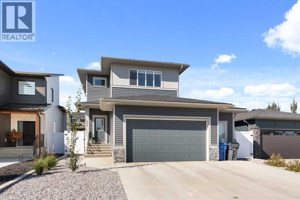 203 Hamptons Crescent Se, Medicine Hat