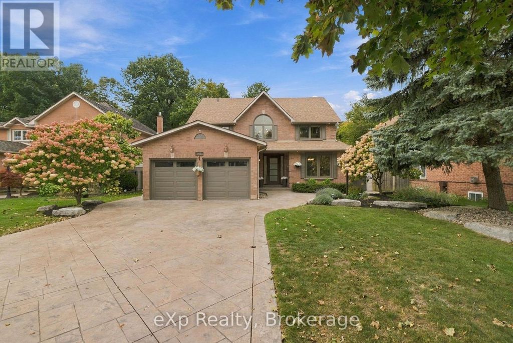 237 Lake Driveway W, Ajax (south West)