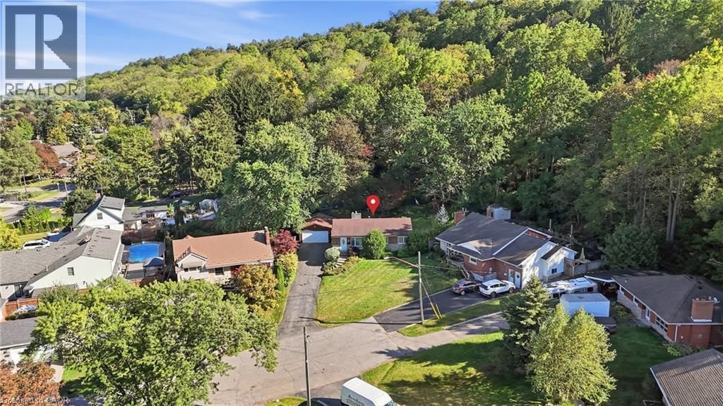 8 Hill Place, Stoney Creek