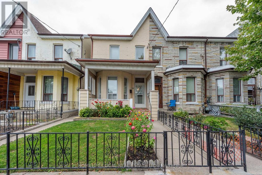 38 Gordon Street, Toronto (little Portugal)