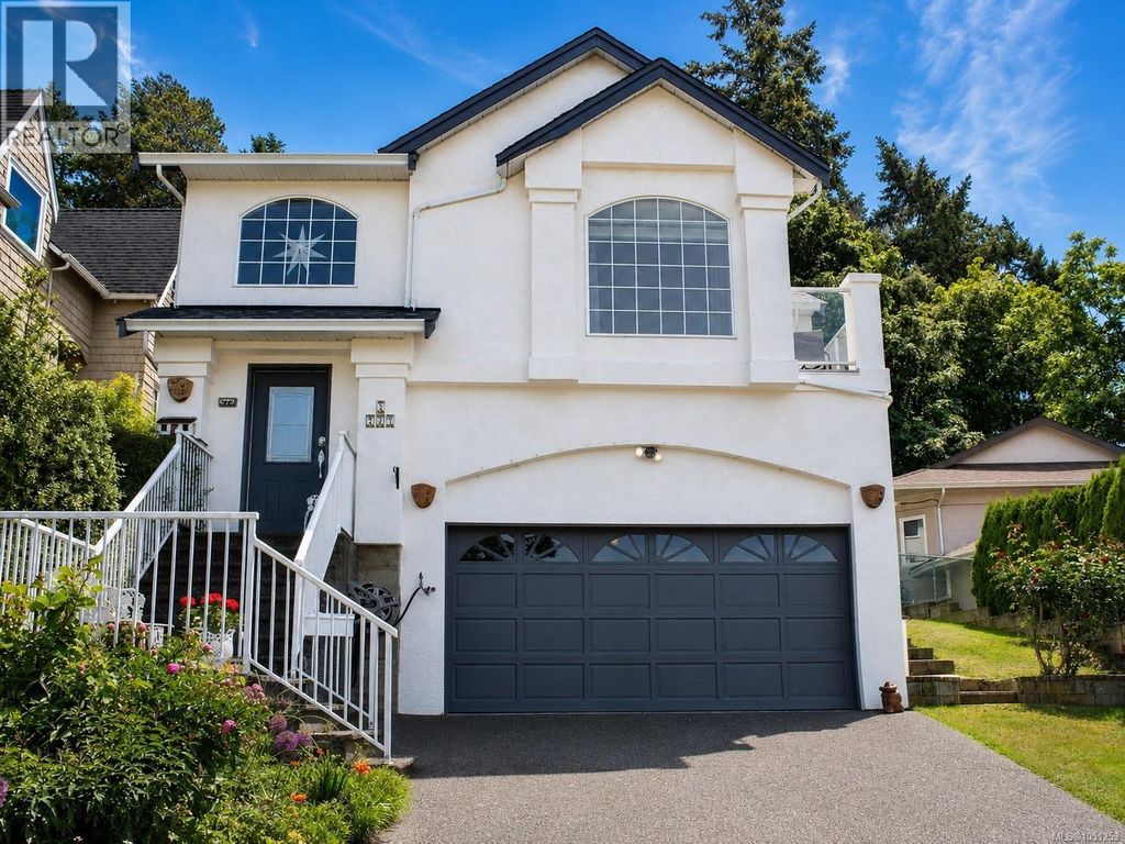 2 709 Luscombe Pl, Esquimalt