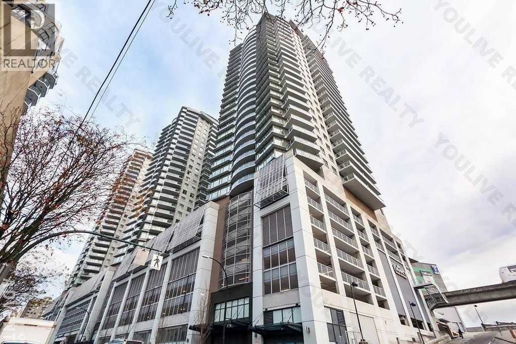 32xx 888 Carnarvon St, New Westminster