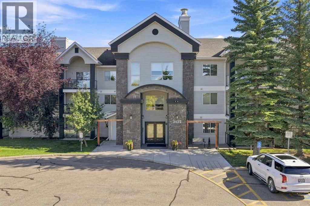 220, 2022 Canyon Meadows Drive Se, Calgary