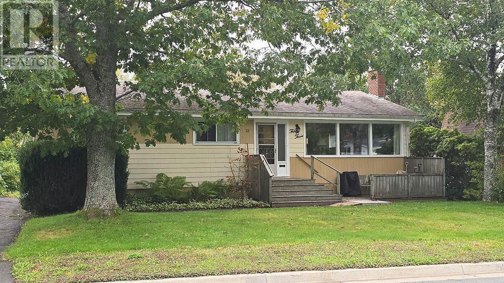 33 Anderson Street, Dartmouth