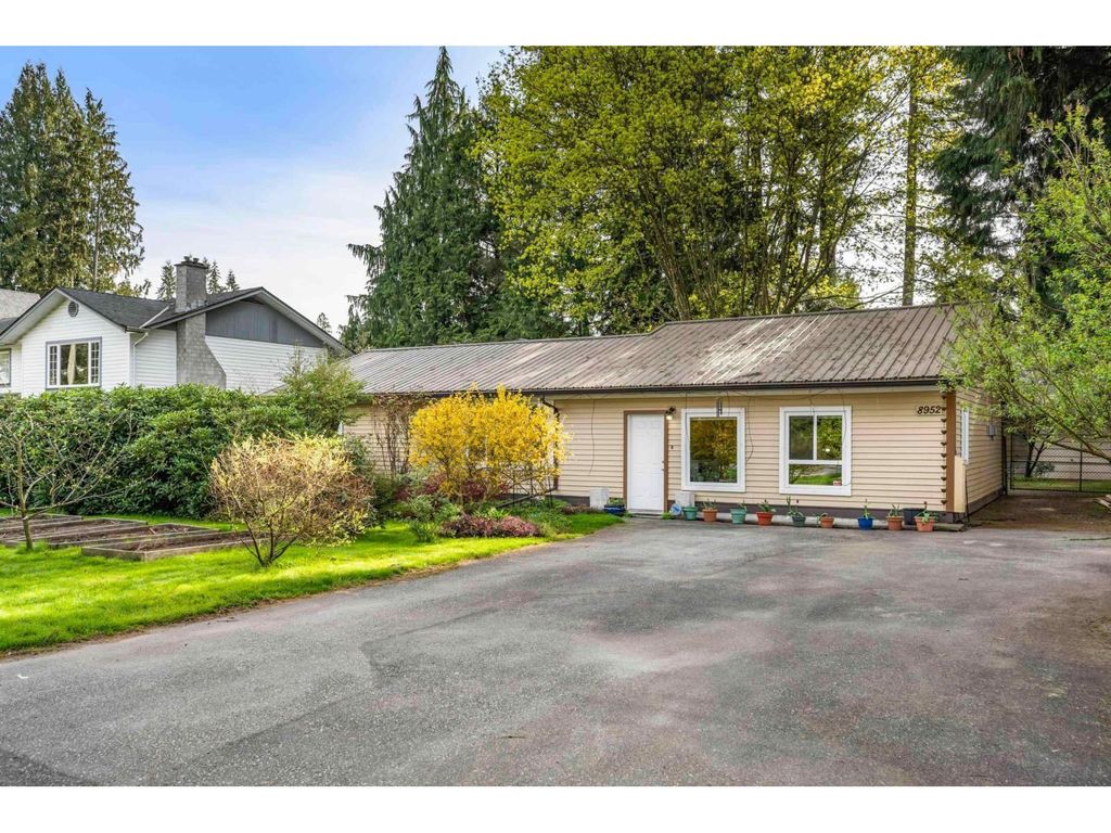 8952 Wright Street, Langley