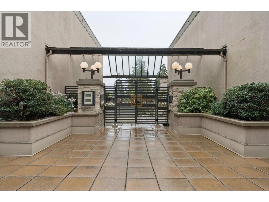 602 1500 Ostler Court, North Vancouver