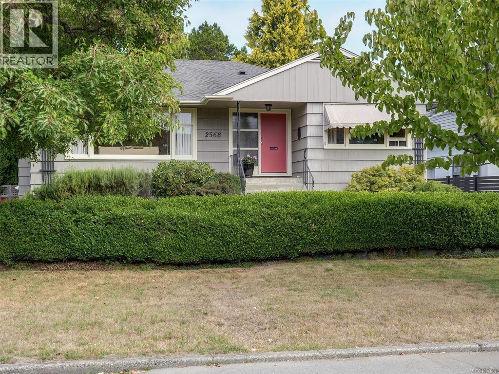 2568 Margate Ave, Oak Bay