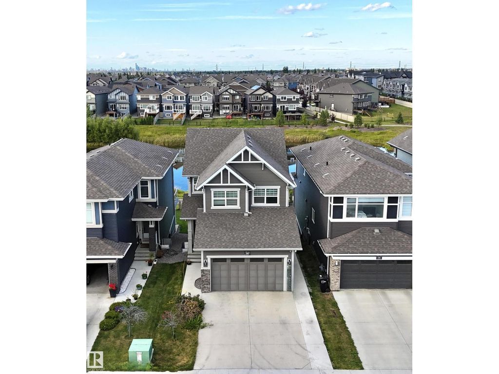 1583 Plum Circle Ci Sw, Edmonton