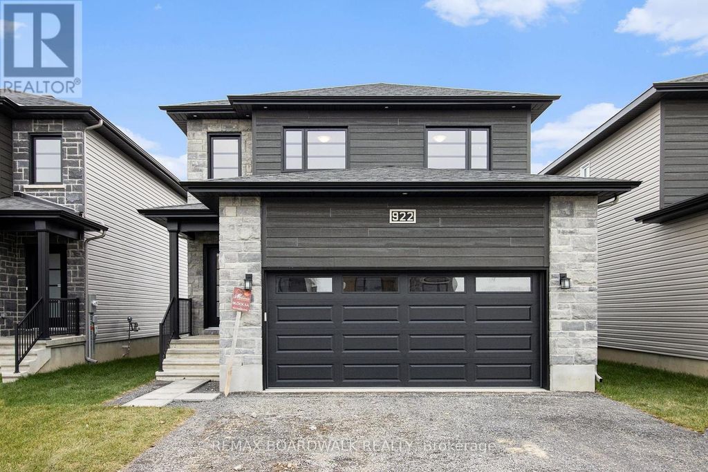 1194 Montblanc Crescent, Russell