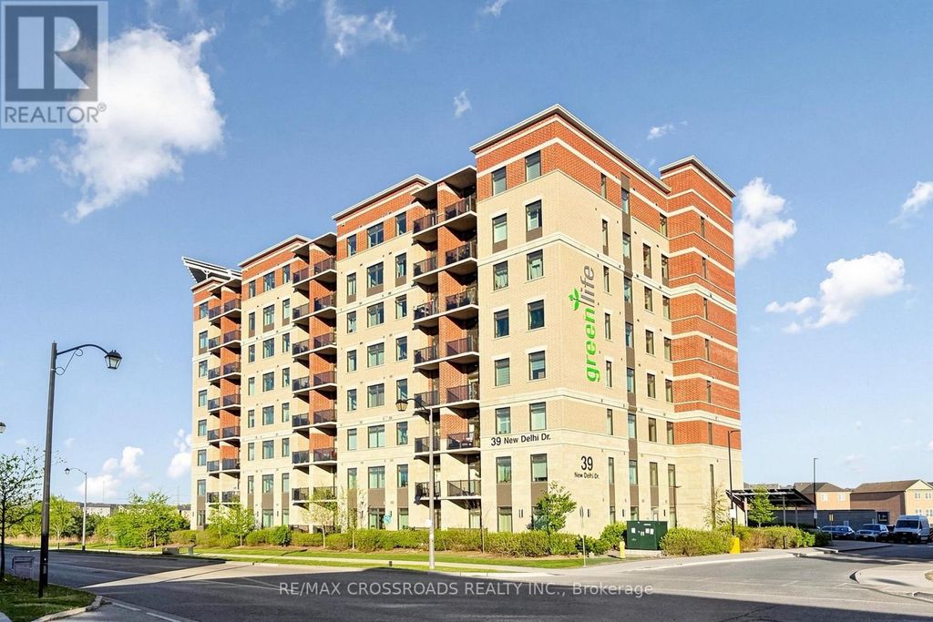 222 - 39 New Delhi Drive N, Markham (cedarwood)