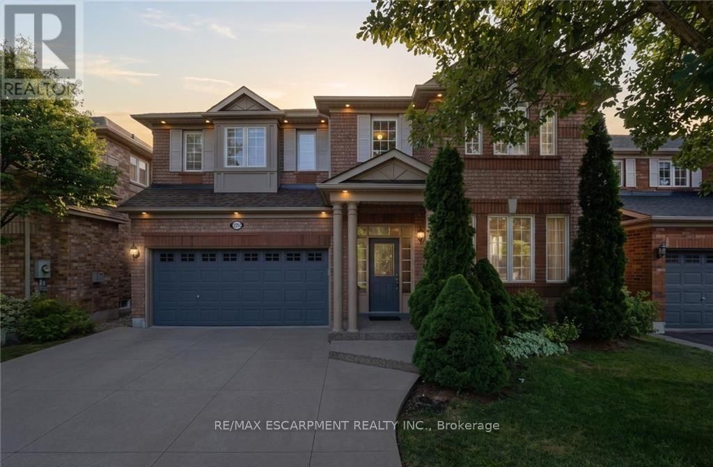2241 Glazebrook Circle, Oakville (wm Westmount)