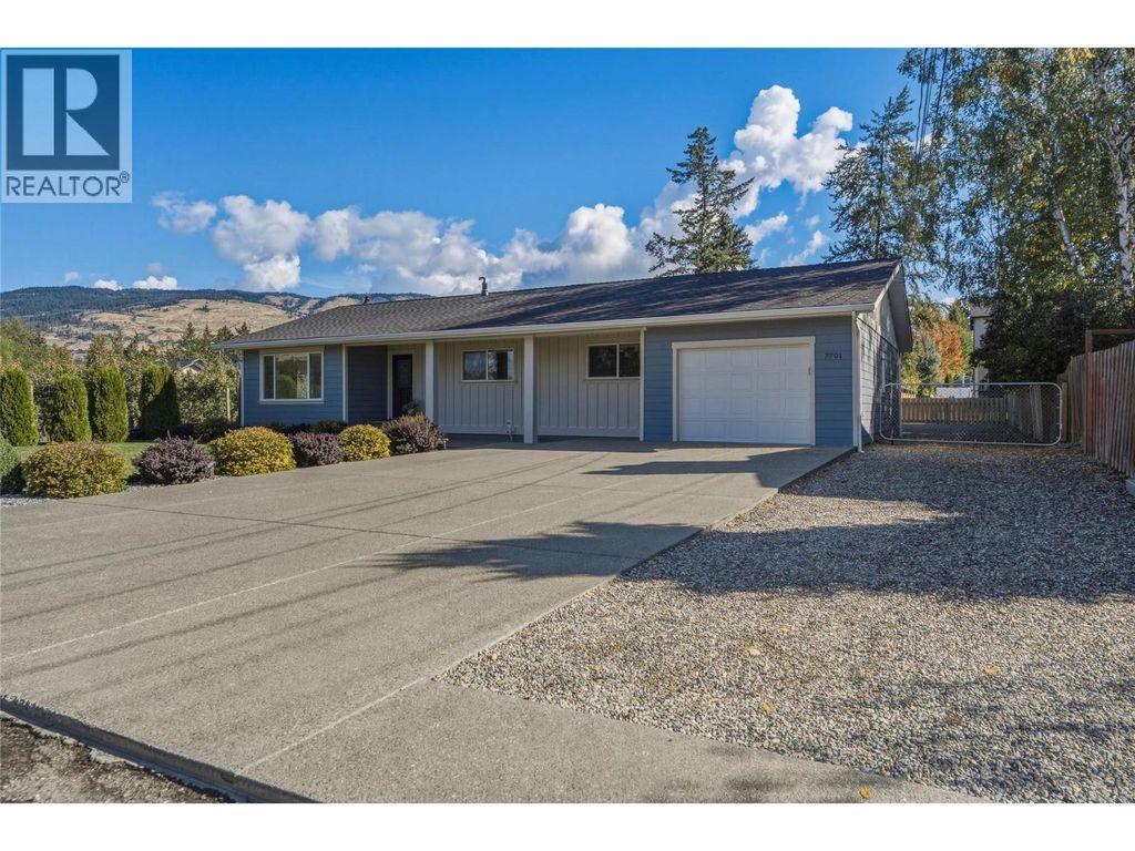 7701 Birch Lane, Coldstream