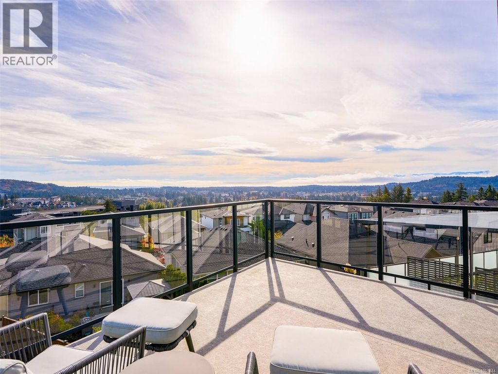 2403 Azurite Cres, Langford
