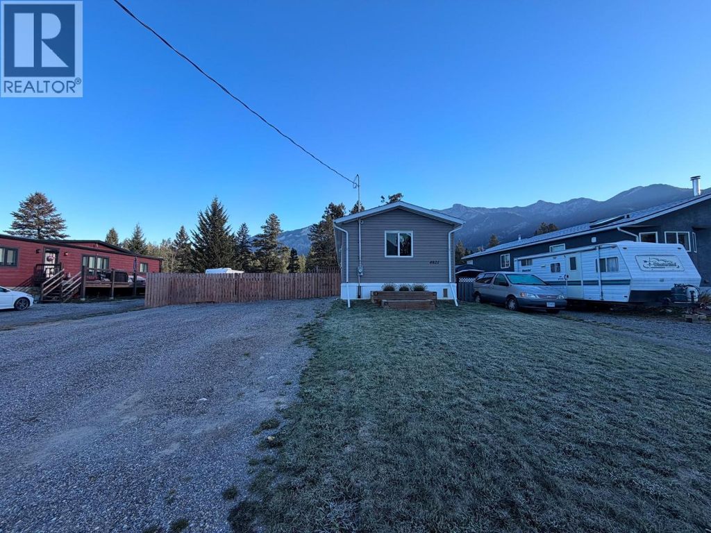 4821 Crescentwood Drive, Edgewater