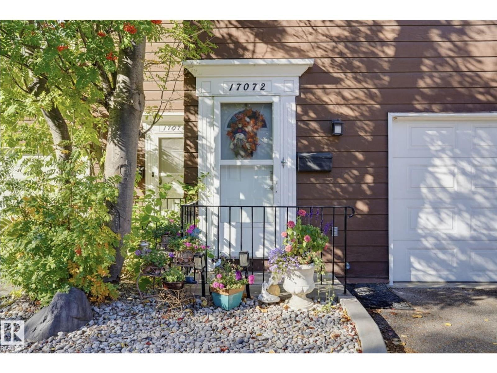 17072 67 Av Nw, Edmonton
