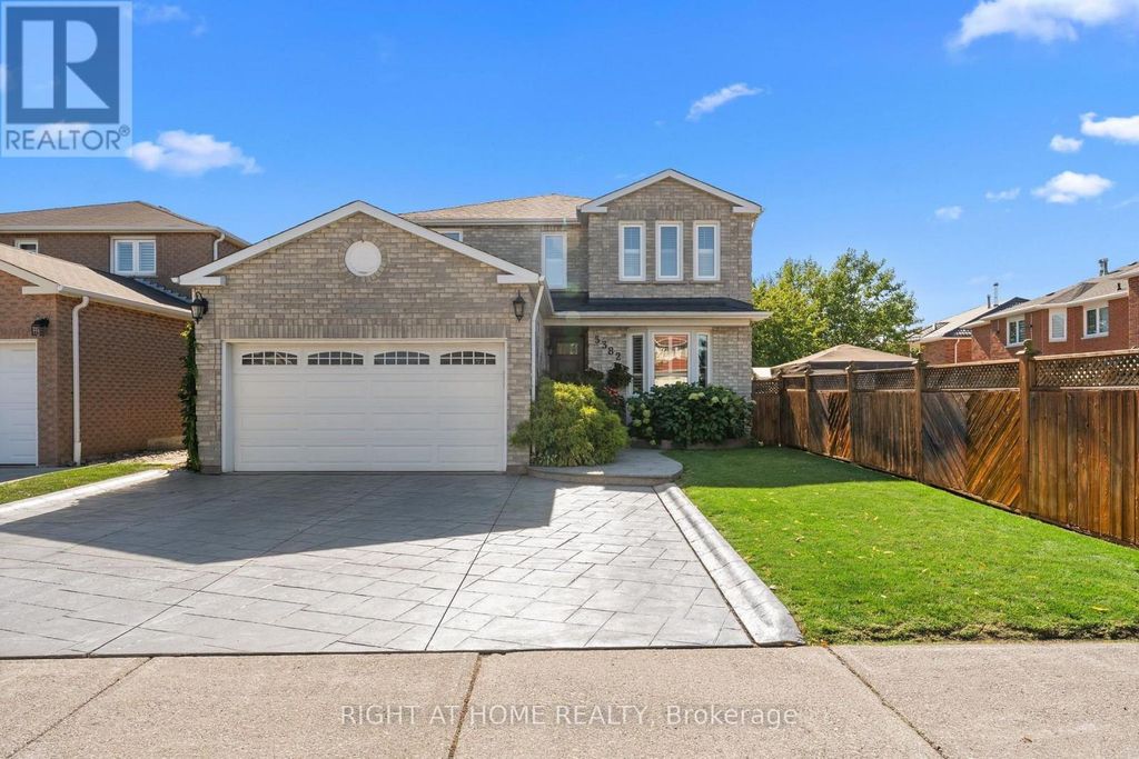 5382 Huntingfield Drive, Mississauga (hurontario)