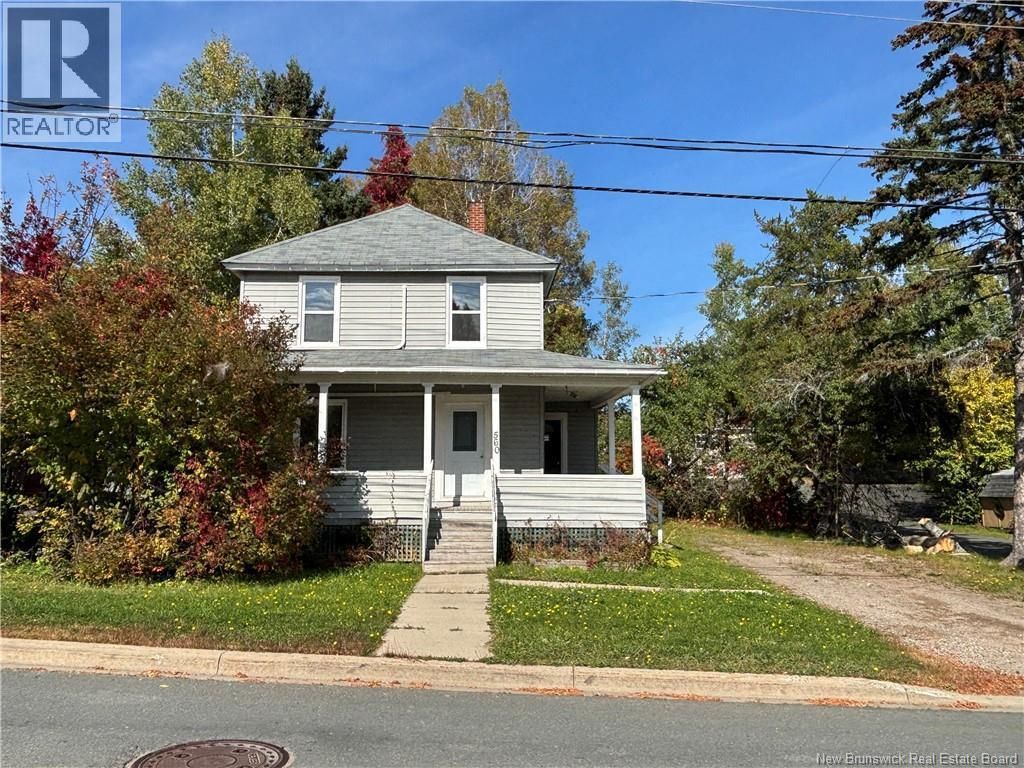 560 Queen Street, Bathurst