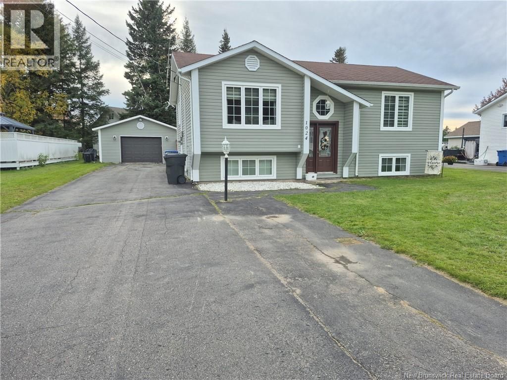 1024 Rue Misho, Beresford