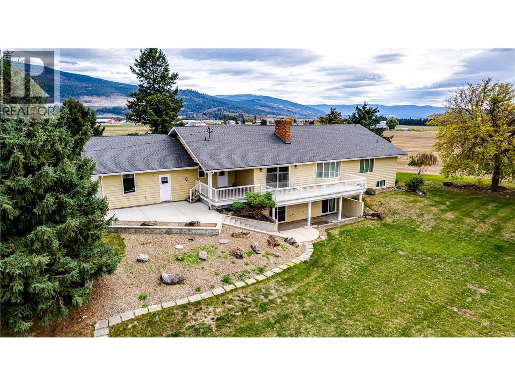 683 Clinton Road, Spallumcheen