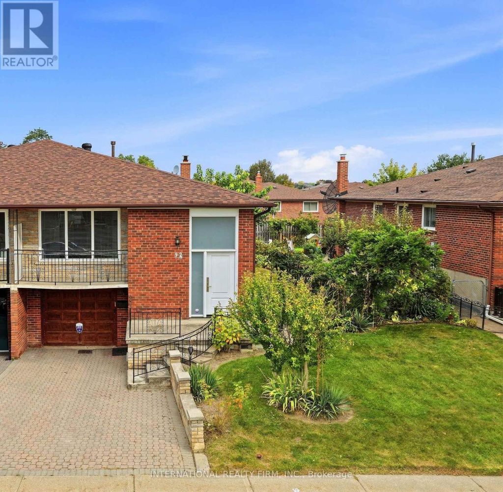 92 Andrew Park, Vaughan (west Woodbridge)