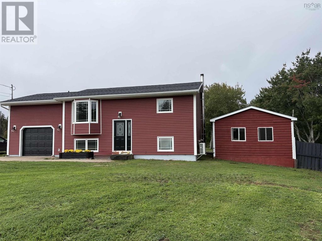 53 Mood Road, Pleasant Lake