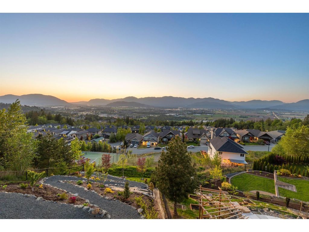 5487 Maclachlan Place|promontory, Chilliwack
