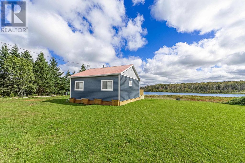 220 Thompson Point Road, Margate