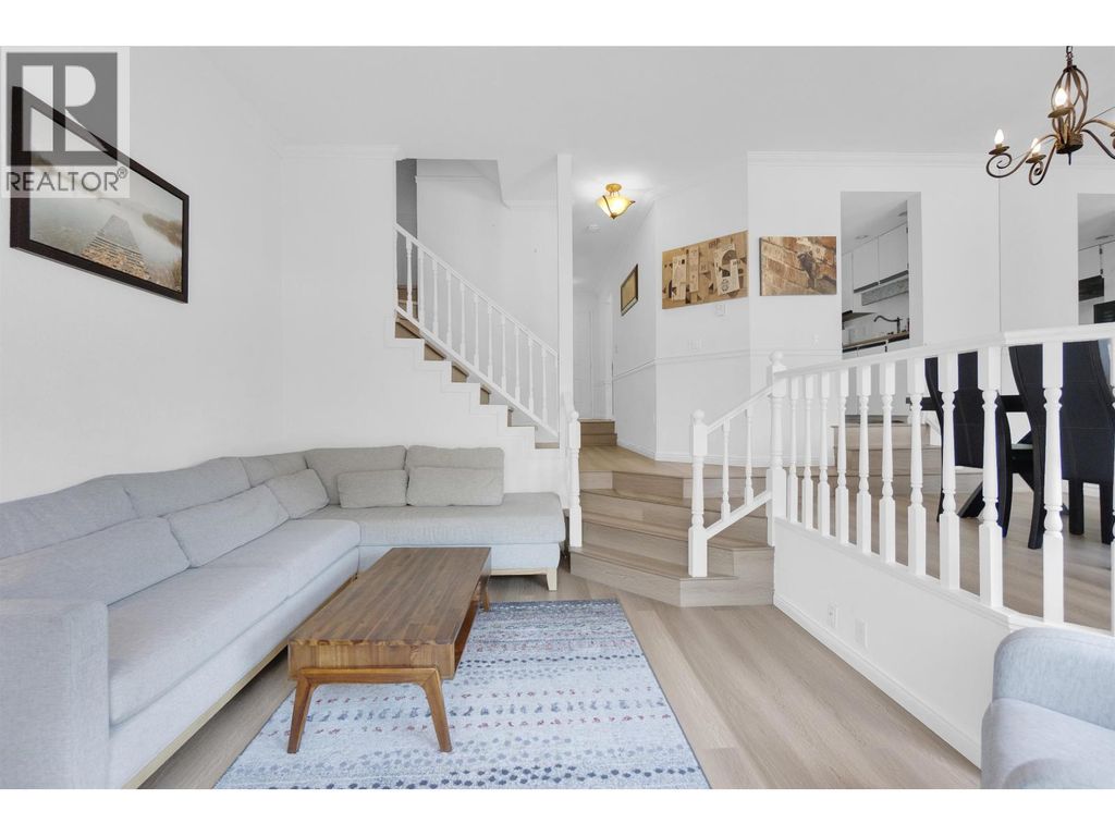 108 216 E 6th Street, North Vancouver