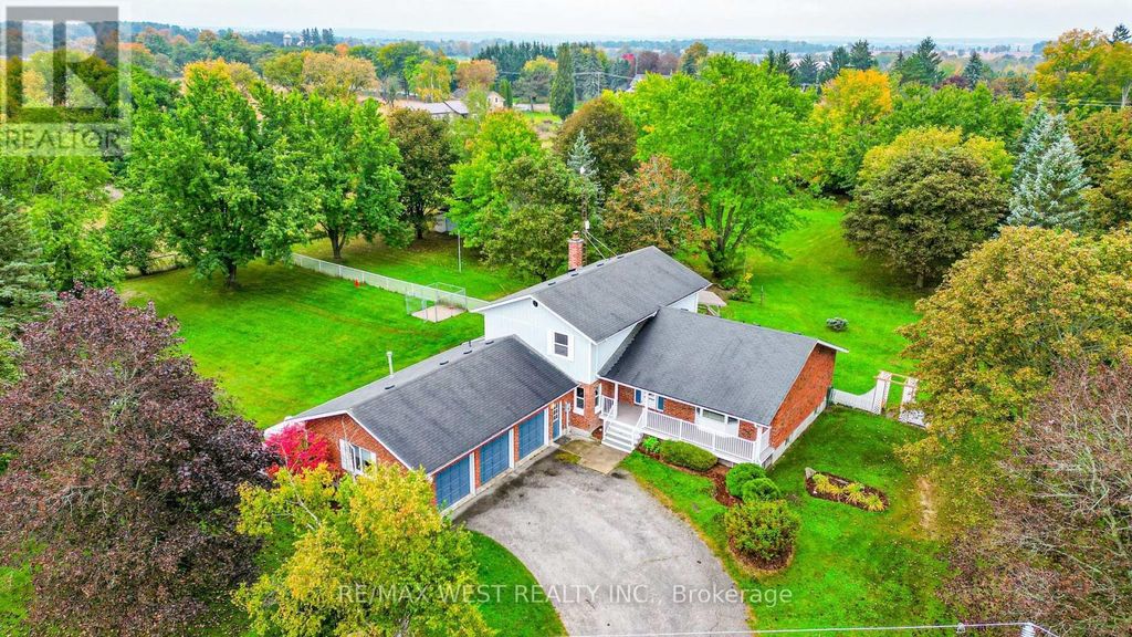 24 Smith Drive, Uxbridge