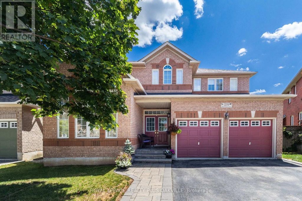 2254 Dunforest Crescent, Oakville (wm Westmount)